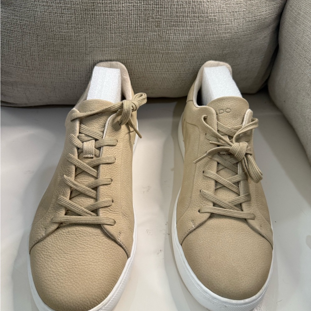 Aldo Men's Beige Sneakers size 10/women's 11.5